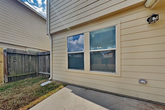 Building Photo - 21614 Astipalia Dr