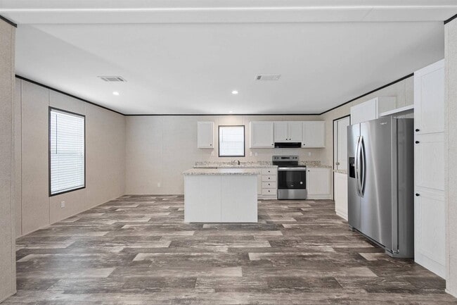 Building Photo - 309 W Buell Dr