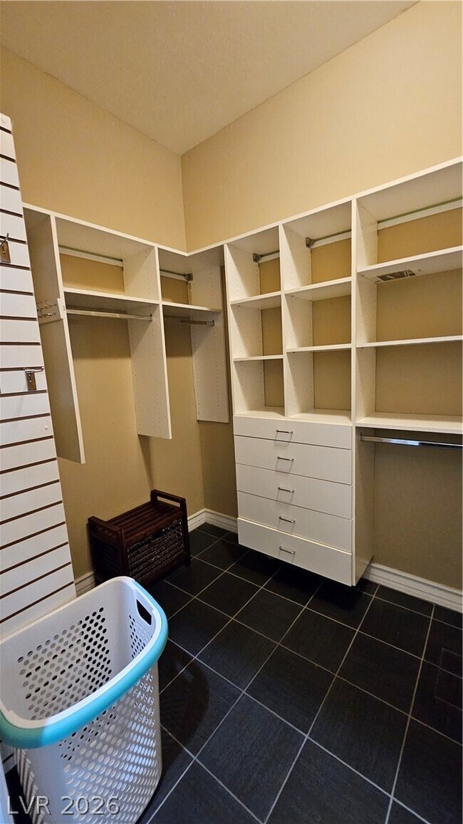 Building Photo - 2101 Grand Island Ct