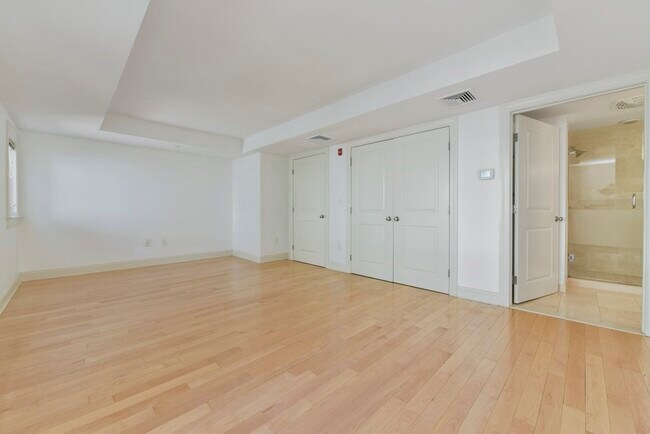 Building Photo - 201 Freeman St