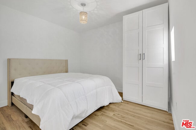 Building Photo - 1906 Veteran Ave