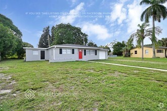 Building Photo - 722 W Ilex Dr