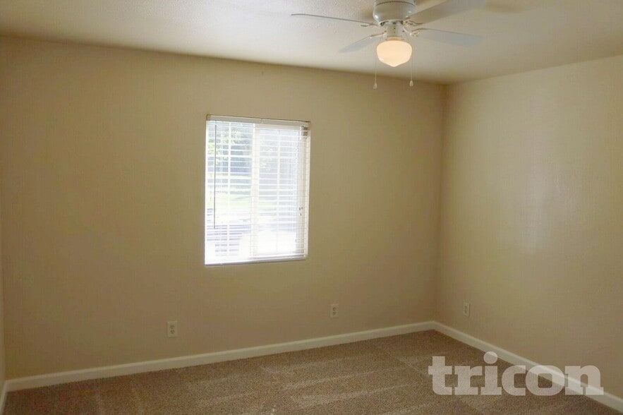 Building Photo - 5812 Laurine Way