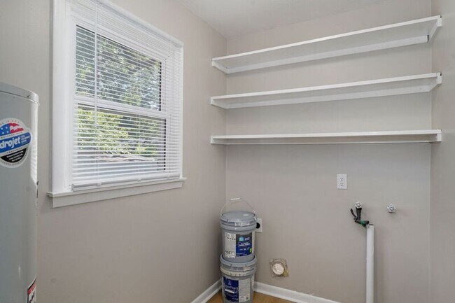 Building Photo - 3318 W Dorber Dr