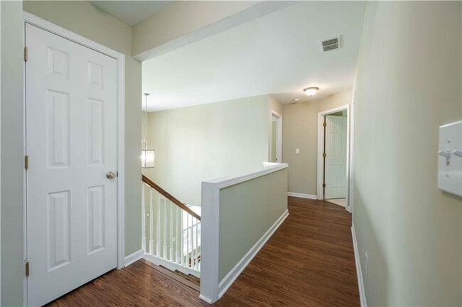 Building Photo - 8405 Friarbridge Dr