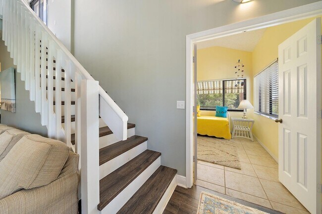 Building Photo - 860 Bella Vista Ct S