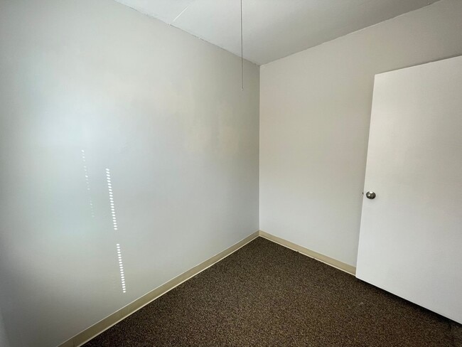 Building Photo - 251 Pine St