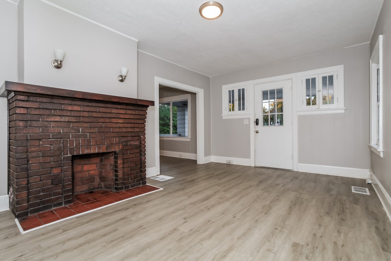 Building Photo - 3619 Norwich Ave