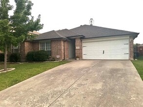 Building Photo - 6716 Silvercrest Dr