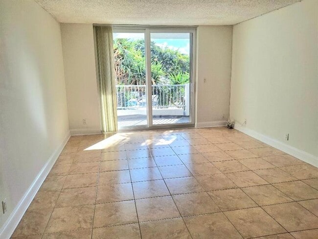 Building Photo - 1421 S Ocean Blvd