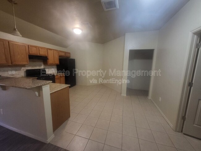 Building Photo - 923 West Prairie Wind Way