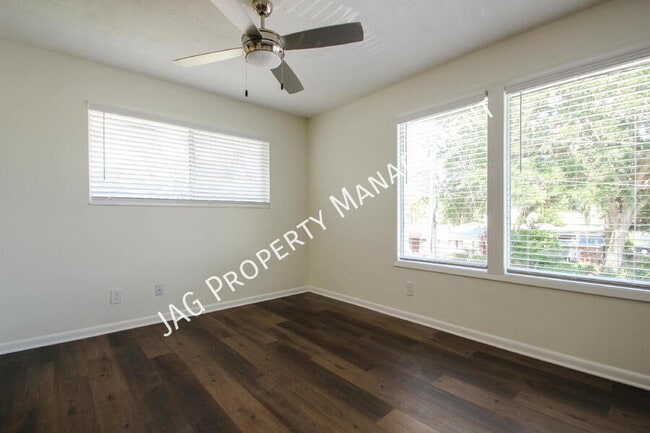 Building Photo - 1426 Berrier St
