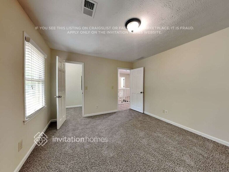 Building Photo - 1760 Deer Run Dr SW
