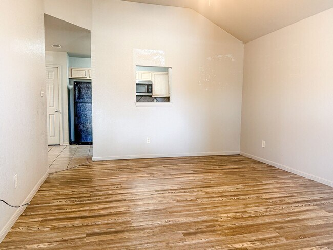 Building Photo - 4705 John David Dr