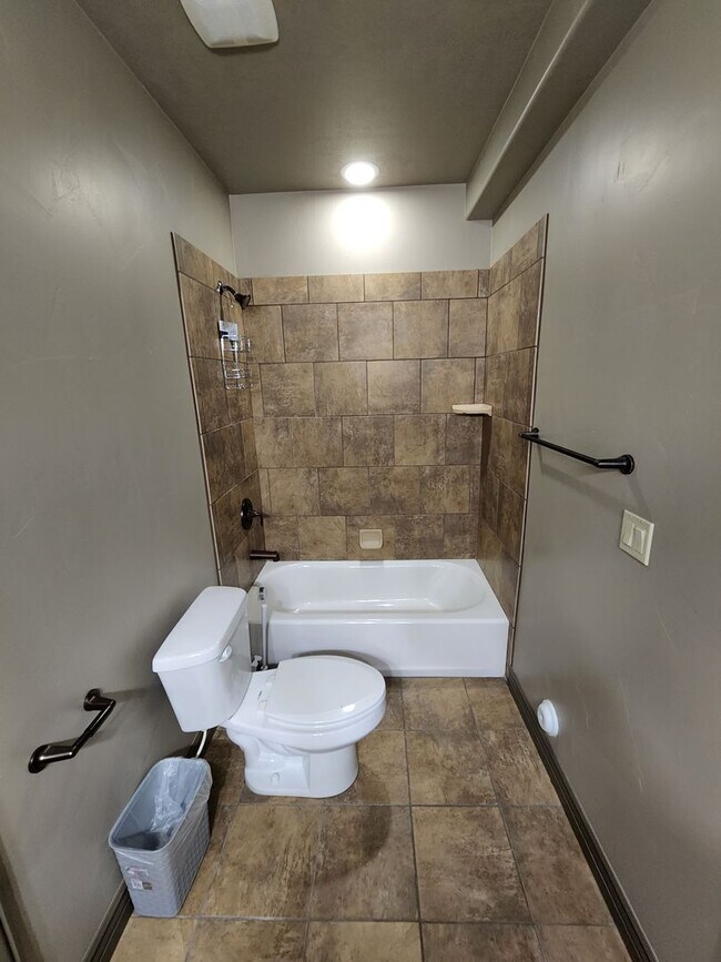 Building Photo - 11369 Hereford Ct