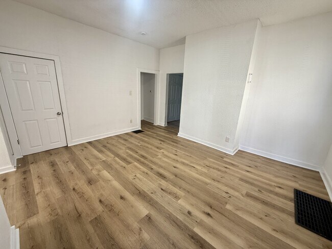 Building Photo - 125 Avondale Ave