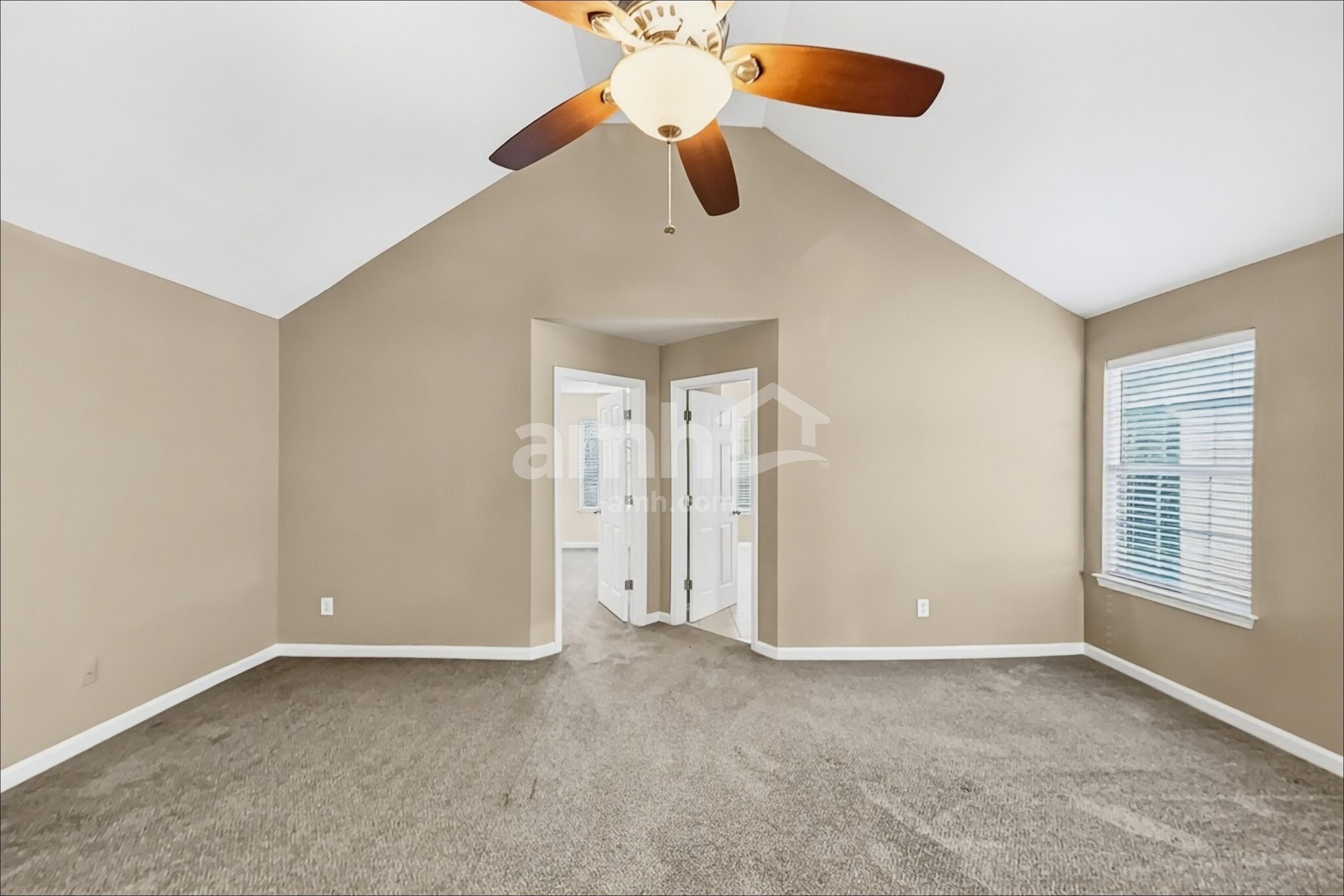 Building Photo - 4975 Hopewell Manor Dr