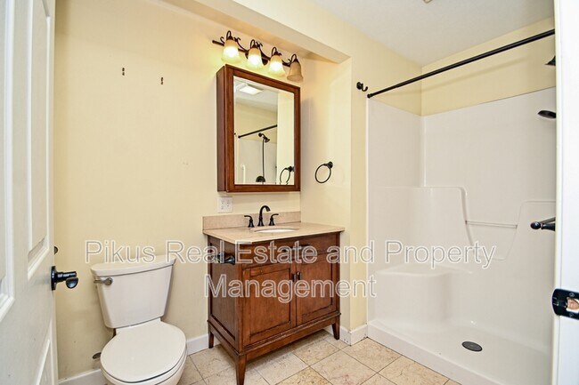 Building Photo - 2227 New Milford Rd