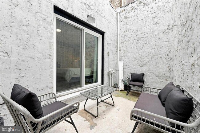 Building Photo - 414 Fitzwater St