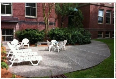 Building Photo - 48 Forest St