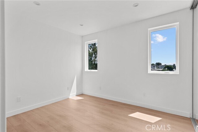Building Photo - 13944 Vanowen St