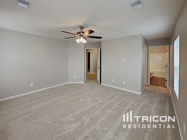 Building Photo - 812 Spears Dr