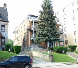 Building Photo - Centre 4924
