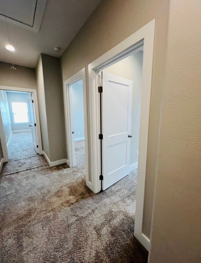 Building Photo - 308 Poplar St