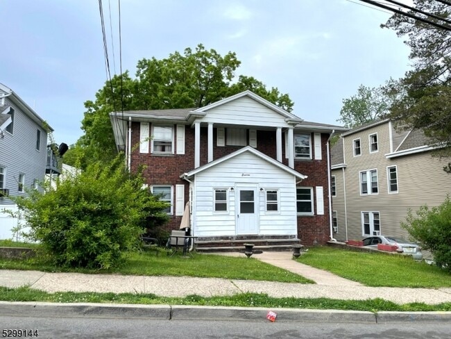 Primary Photo - 18 John Ryle Ave