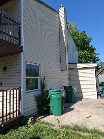 Building Photo - 3645 McCasland Ave