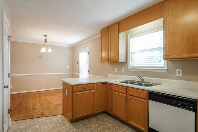 Building Photo - 1505 Woodline Dr