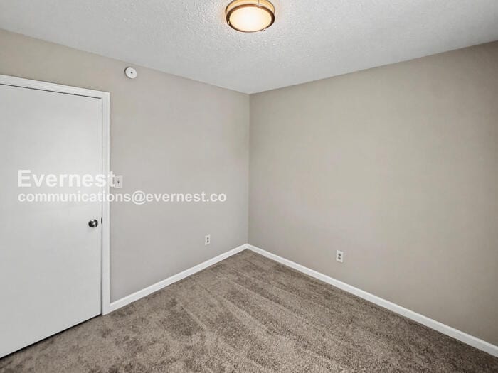 Building Photo - 617 Carson Crest Cir