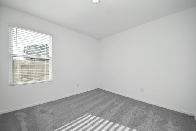 Building Photo - 1031 Garnet Rain Dr