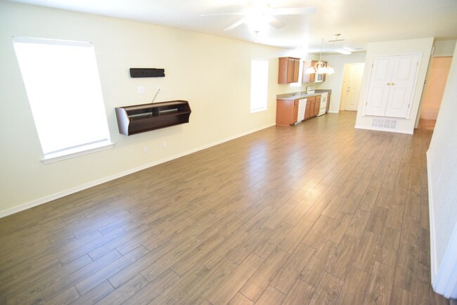 Building Photo - 900 Concho St