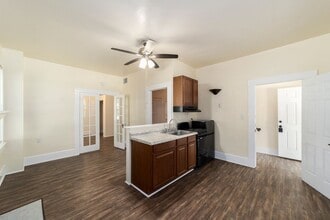 Building Photo - 1022 NW 3rd Ave