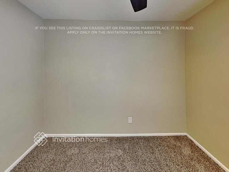 Building Photo - 3229 E Emelita Ave