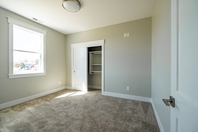 Building Photo - New home in Star Idaho's premier walking community!