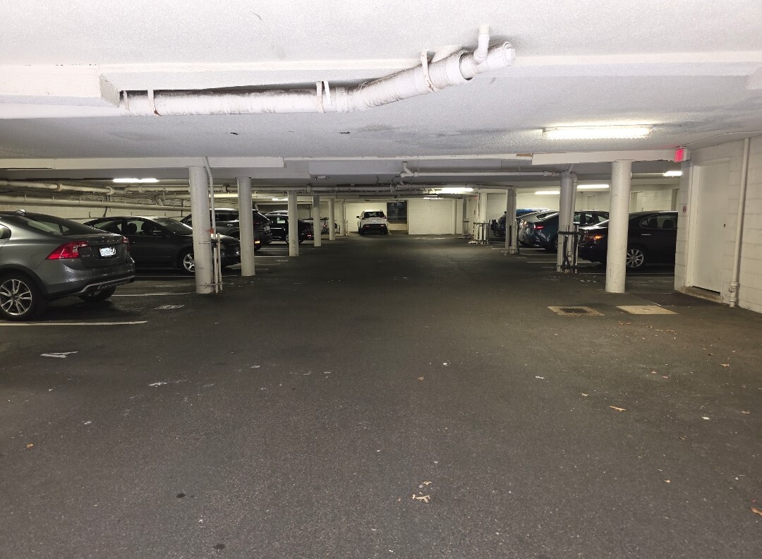 Garage - 3115 Patrick Henry Dr