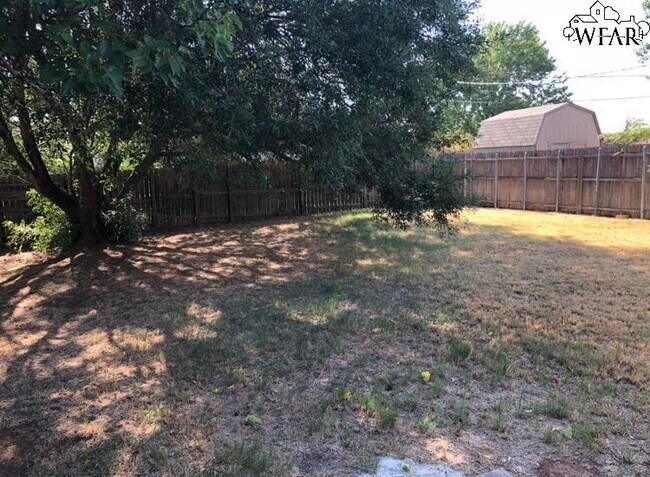 Building Photo - 5405 Hooper Dr