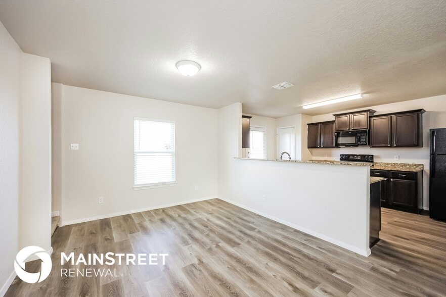 Building Photo - 6726 Sabinal