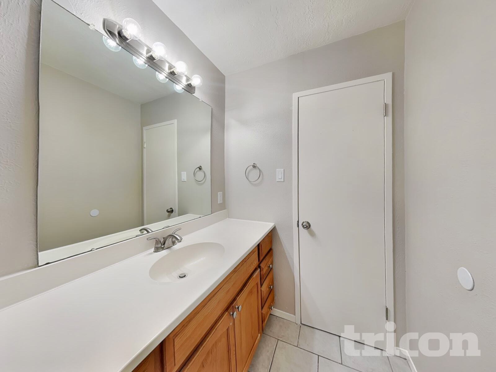 Building Photo - 900 Arizona St SE