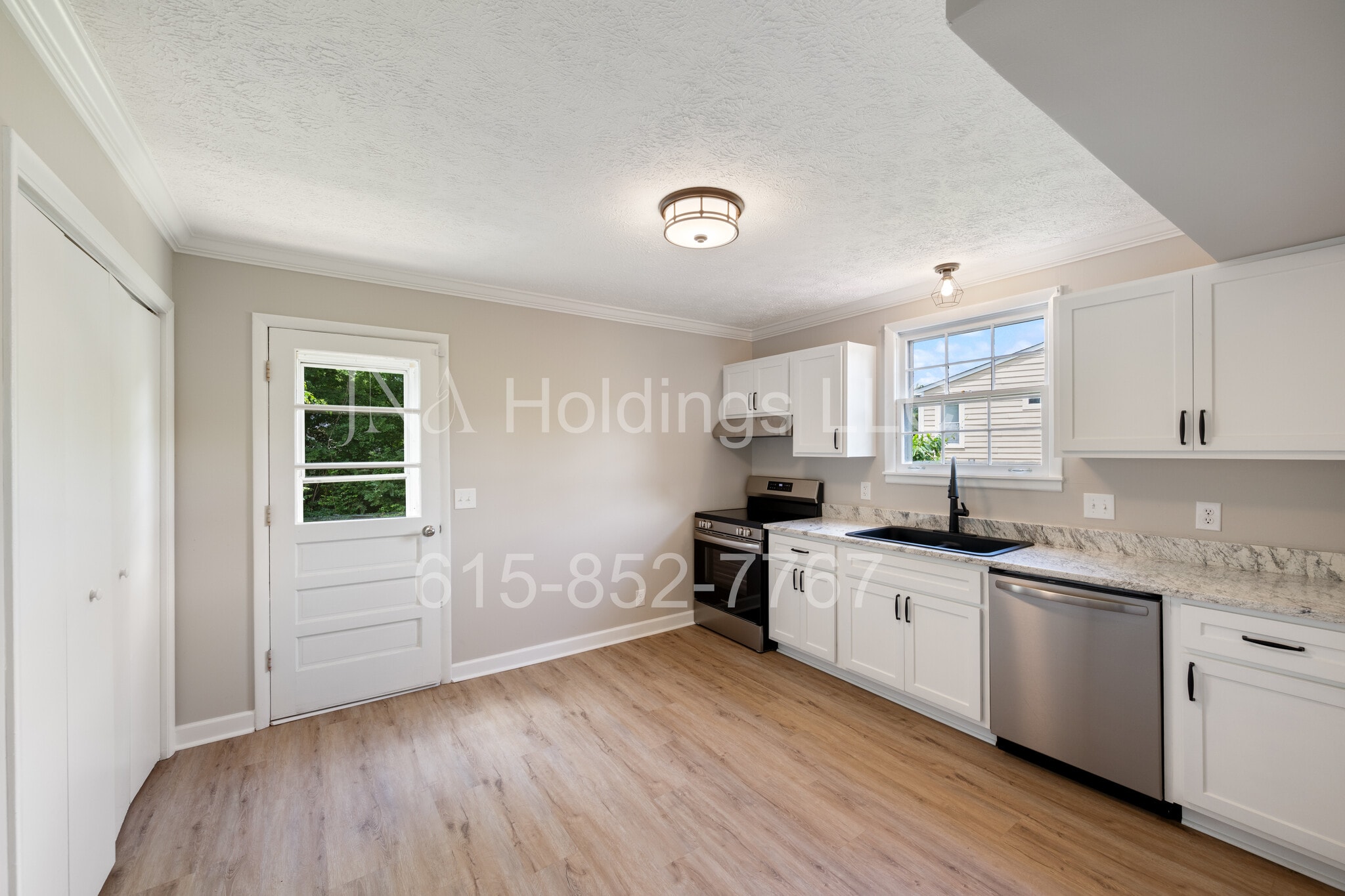 Building Photo - 5505 Eulala Dr