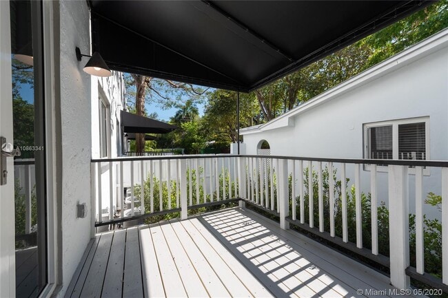 Building Photo - 3669 Poinciana Ave