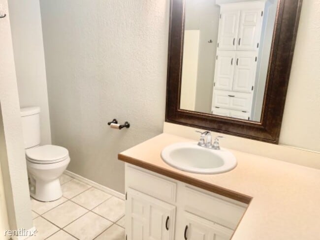 Building Photo - 2 br, 1 bath Condo - 2320 Melissa Dr
