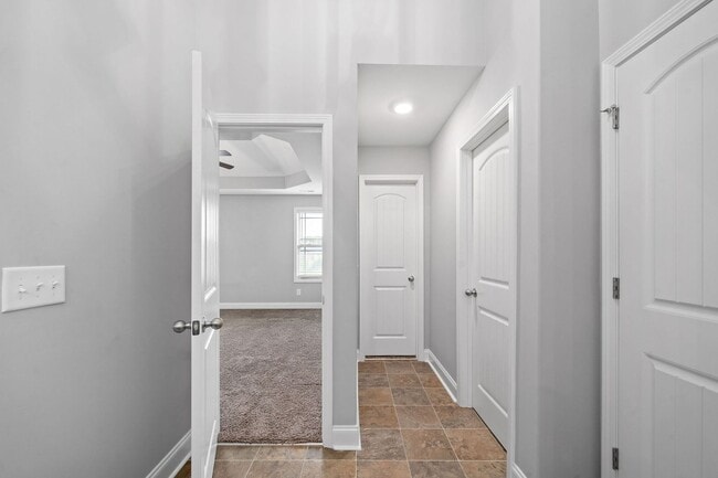 Building Photo - Pet Friendly Three Bedroom with Bonus!