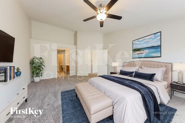 Building Photo - 916 W 15th Ave