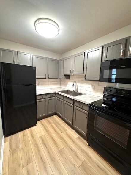 Building Photo - 202 N Blair St