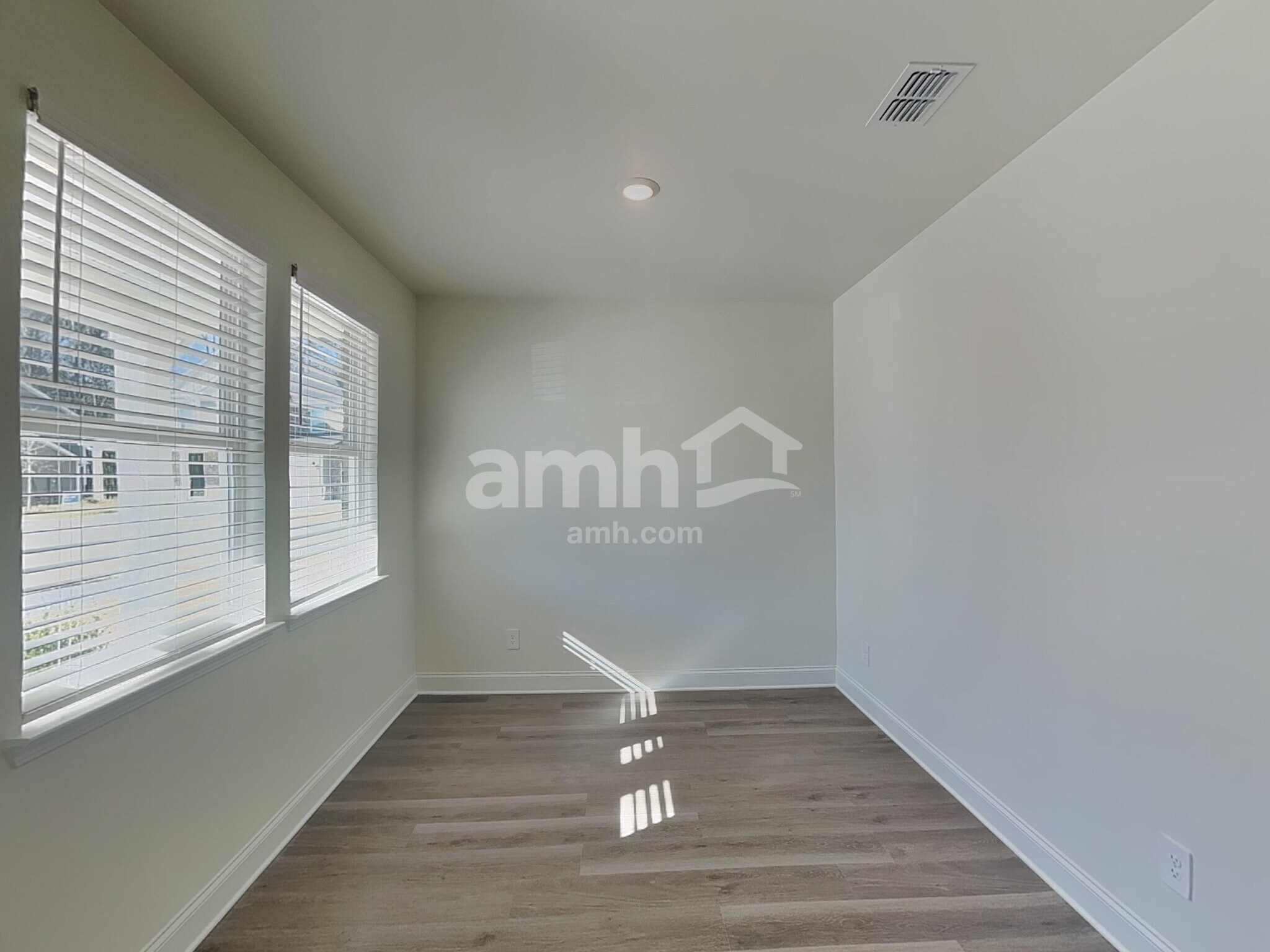 Building Photo - 3504 Shane Hill Rd SW