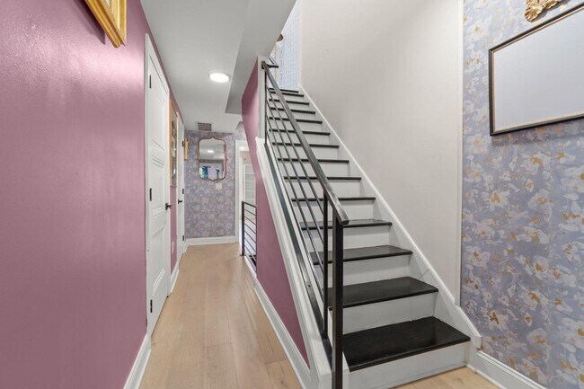 Building Photo - 426 Winona St