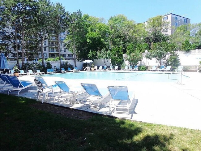 Primary Photo - 131 Coolidge Ave